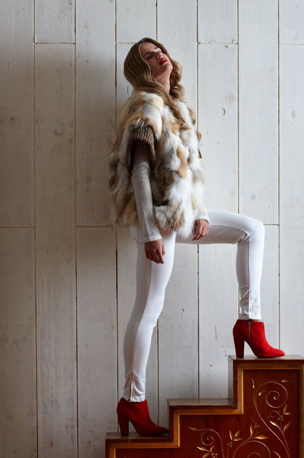 woman in fur coat 25 #96173684