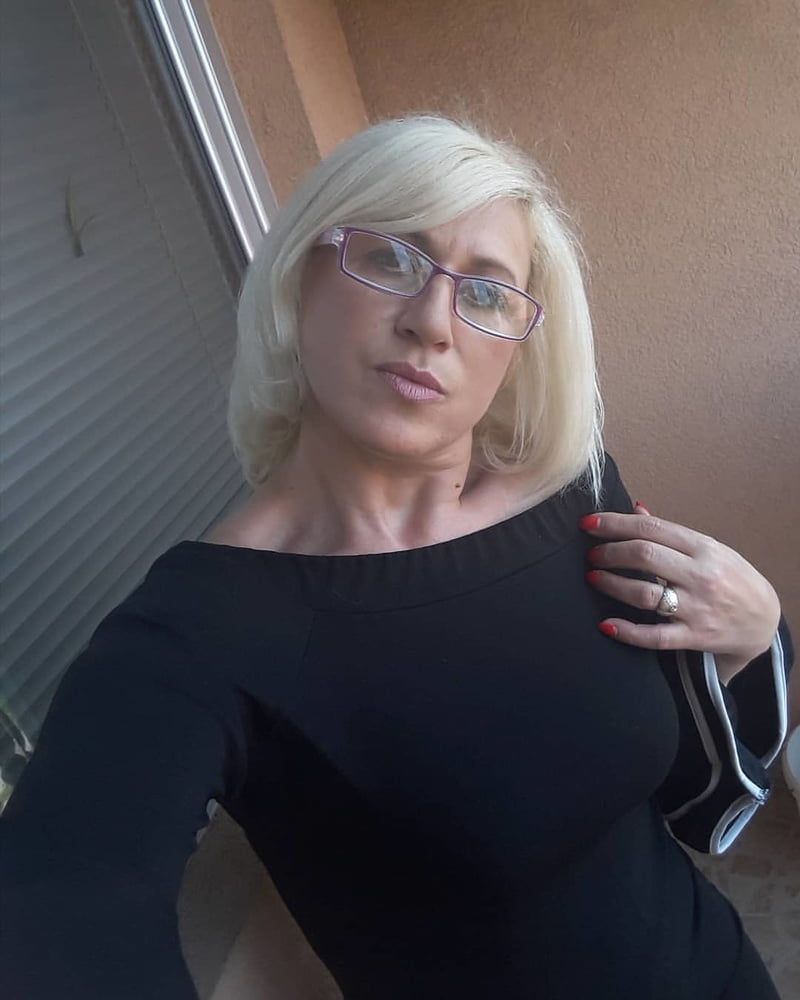 Serbo bella puttana bionda mamma milf snezana sneza ilijev
 #99252801