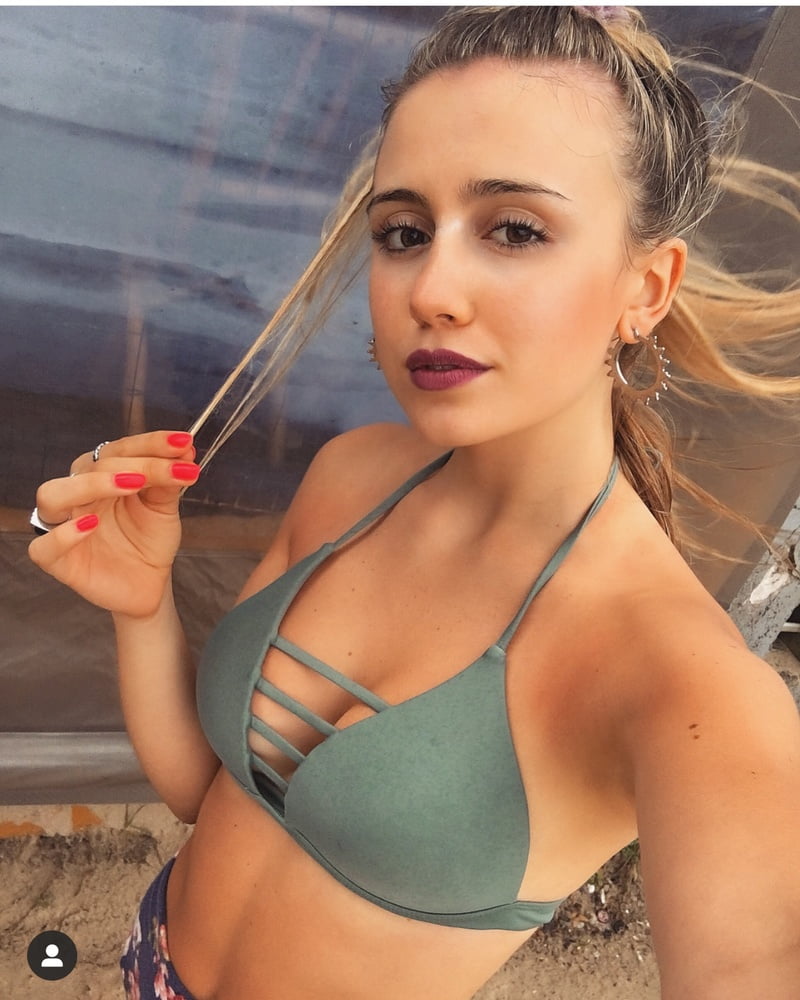 Morena Beltran #95201051