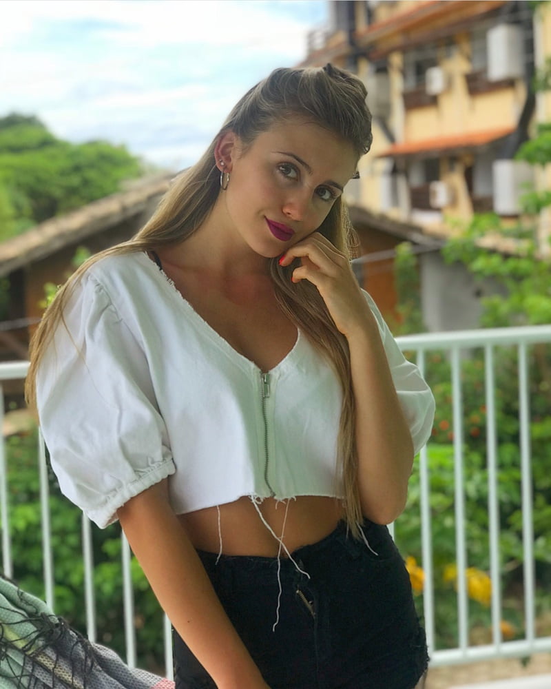Morena Beltran #95201061
