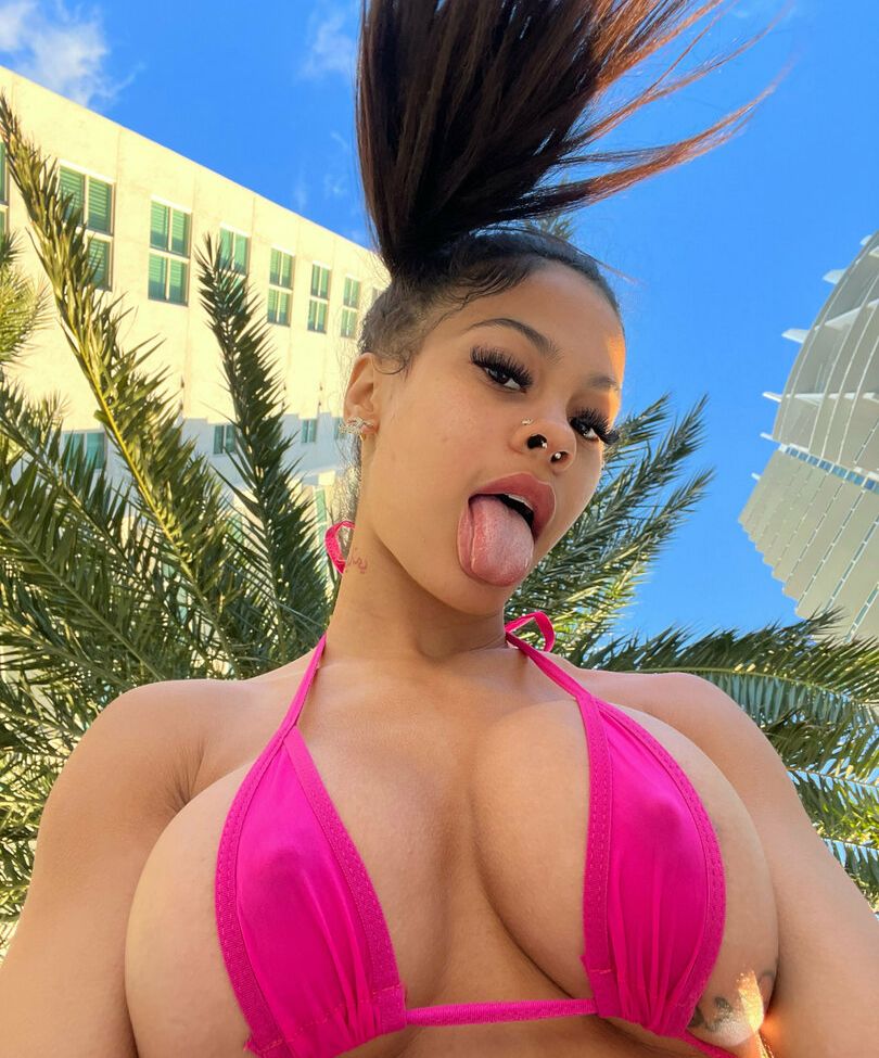 Urfavangell nude #108706040