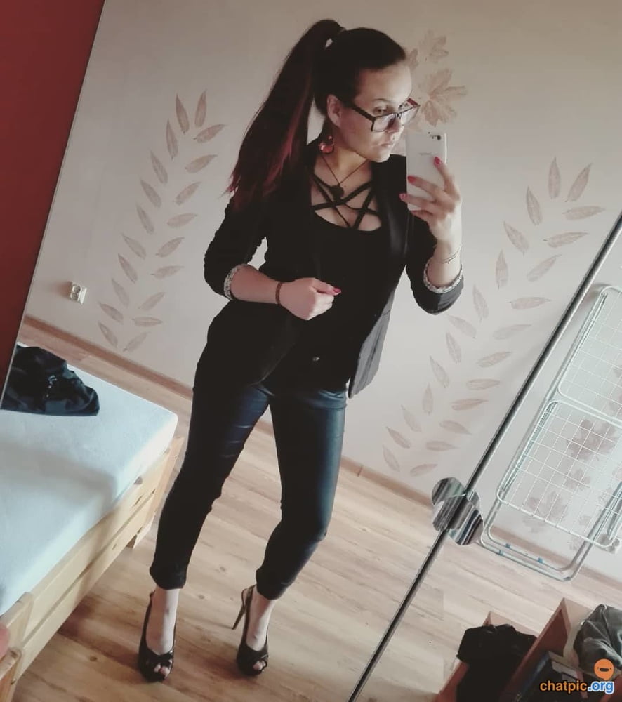 Nicht nackt
 #90257457