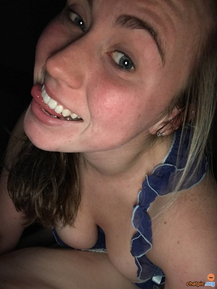 Nicht nackt
 #90257502