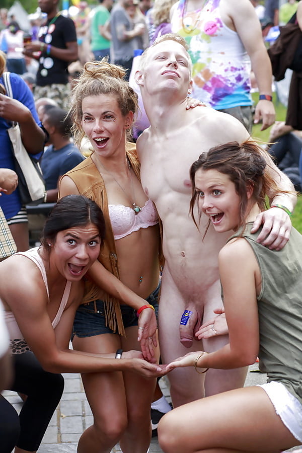 Public erections #93732785