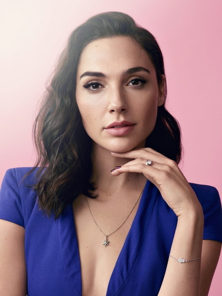 Gal gadot cum obiettivo
 #91733391