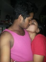 Desi kissing
 #103148076