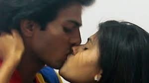 Desi kissing
 #103148125