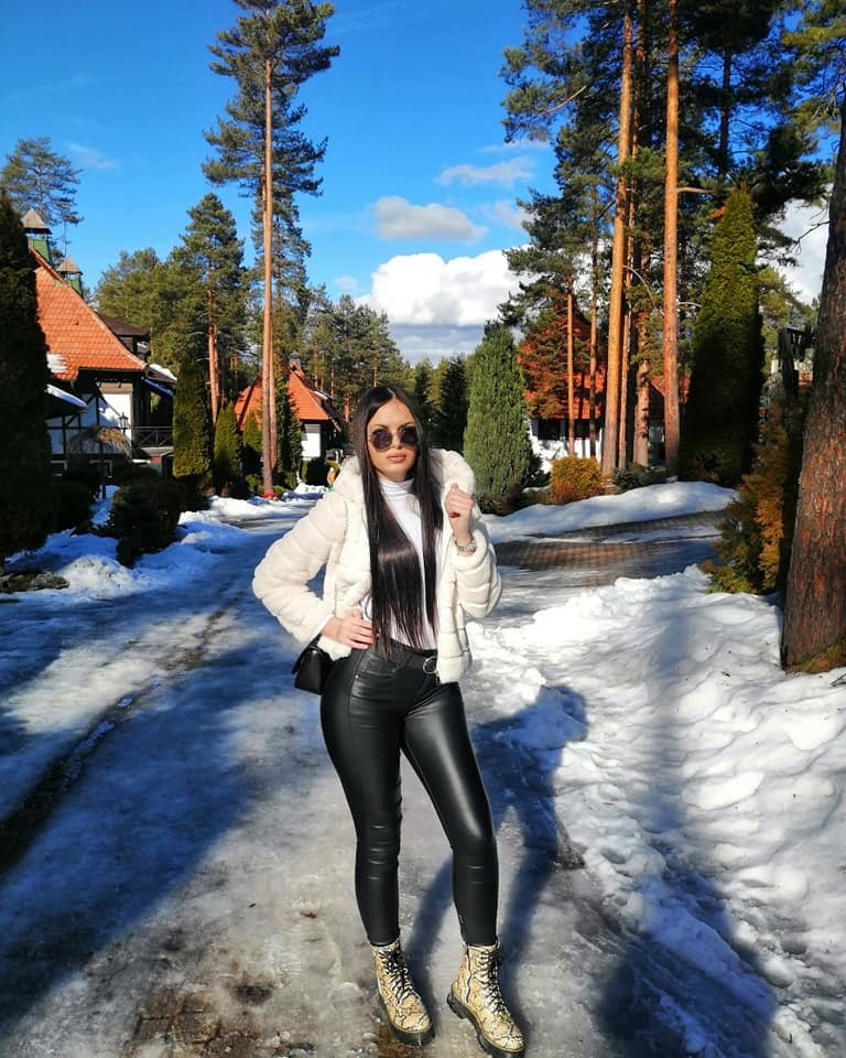 Andrijana
 #87431749