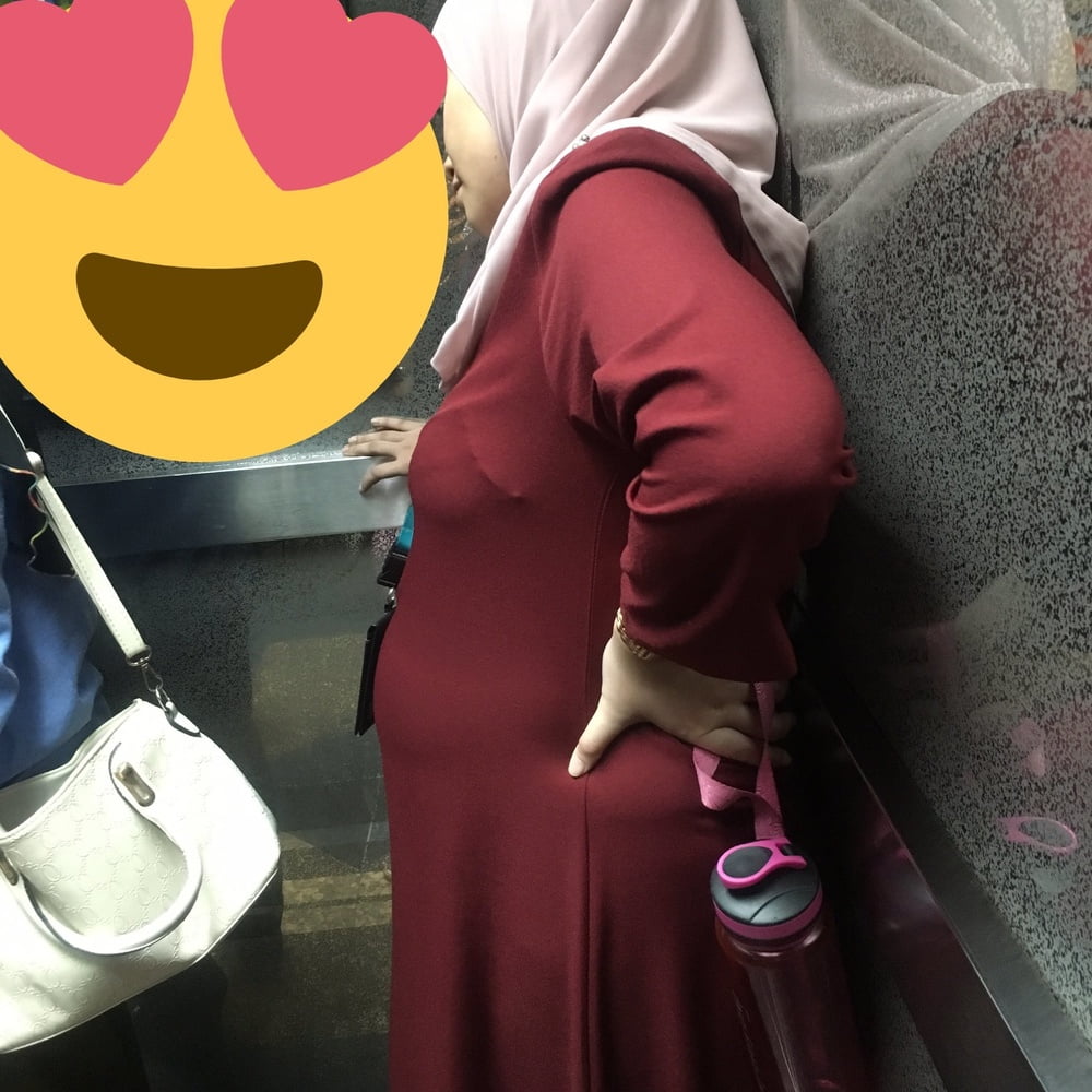 Hijab asiatico arabo turco hamil
 #87472728