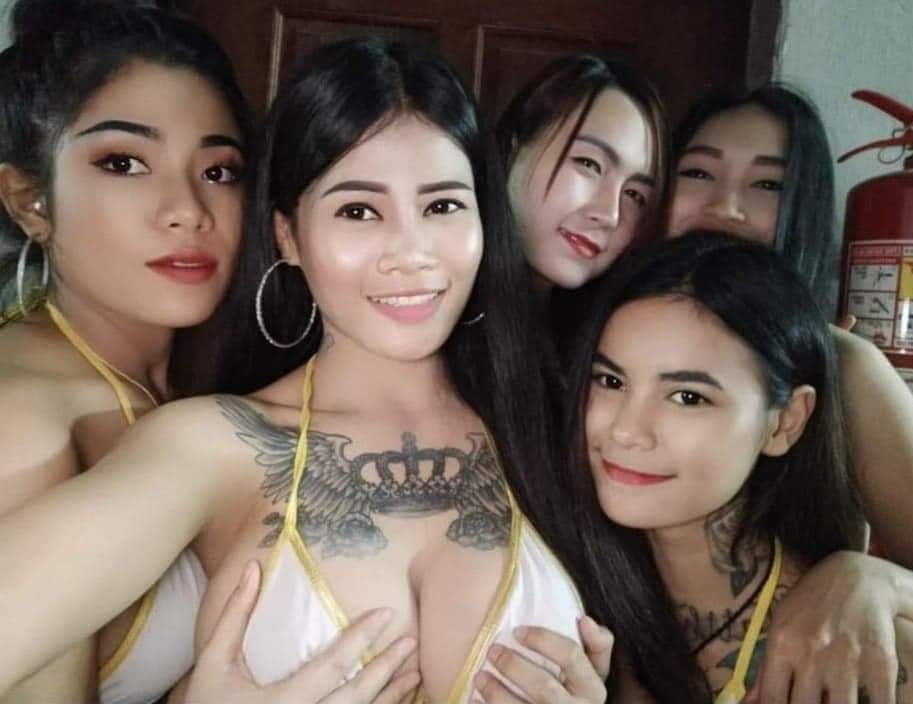 Thai Bar Mädchen 1
 #103400787