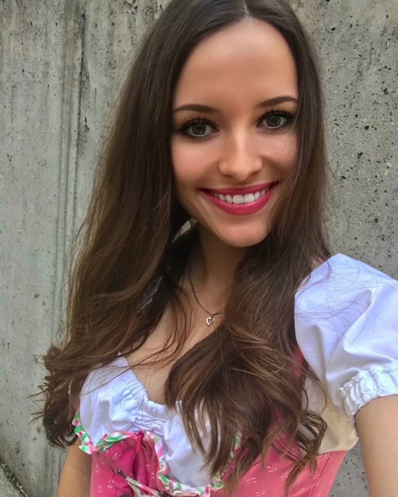 Sexy Dirndl Girls 384 #80856321