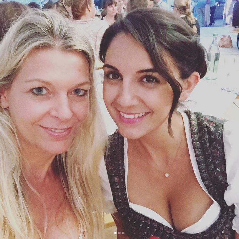 Sexy Dirndl Mädchen 384
 #80856325