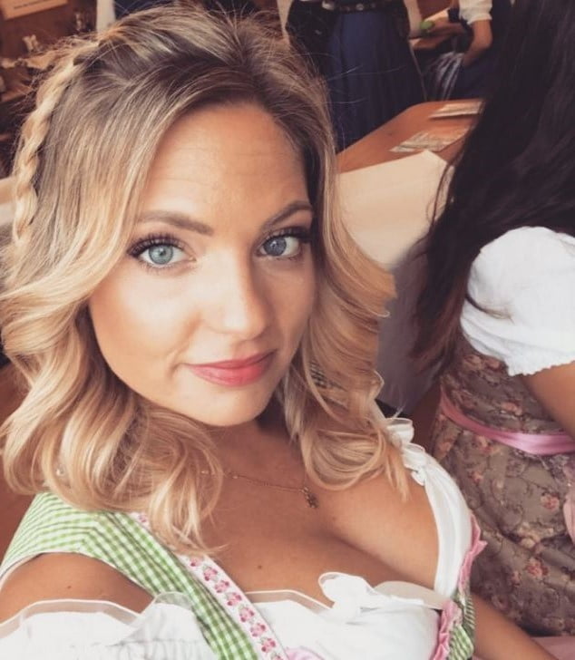 Sexy Dirndl Mädchen 384
 #80856419
