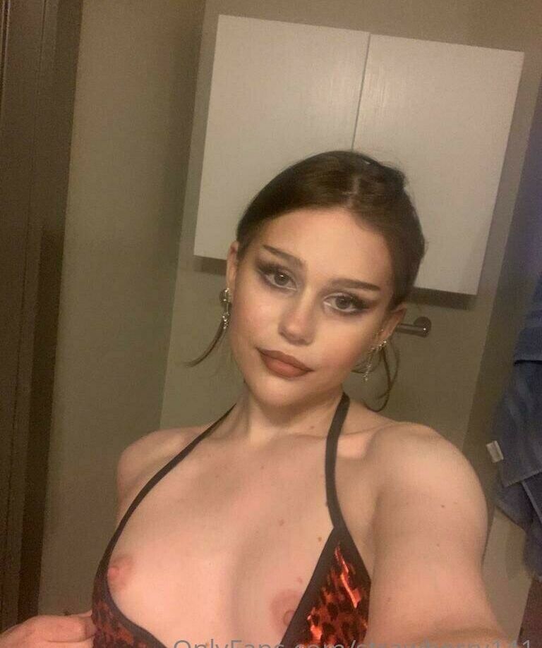 Strawberry141 desnuda #108169948