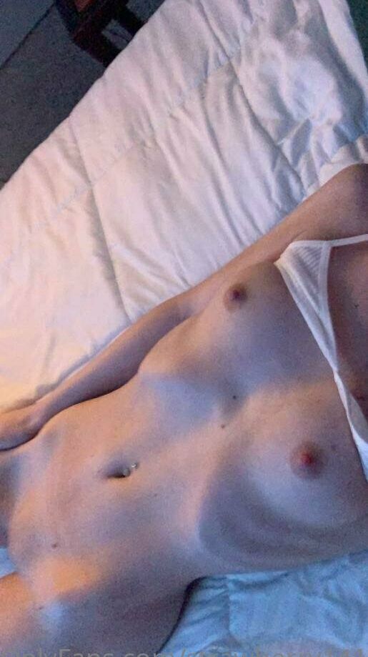 Strawberry141 desnuda #108169982