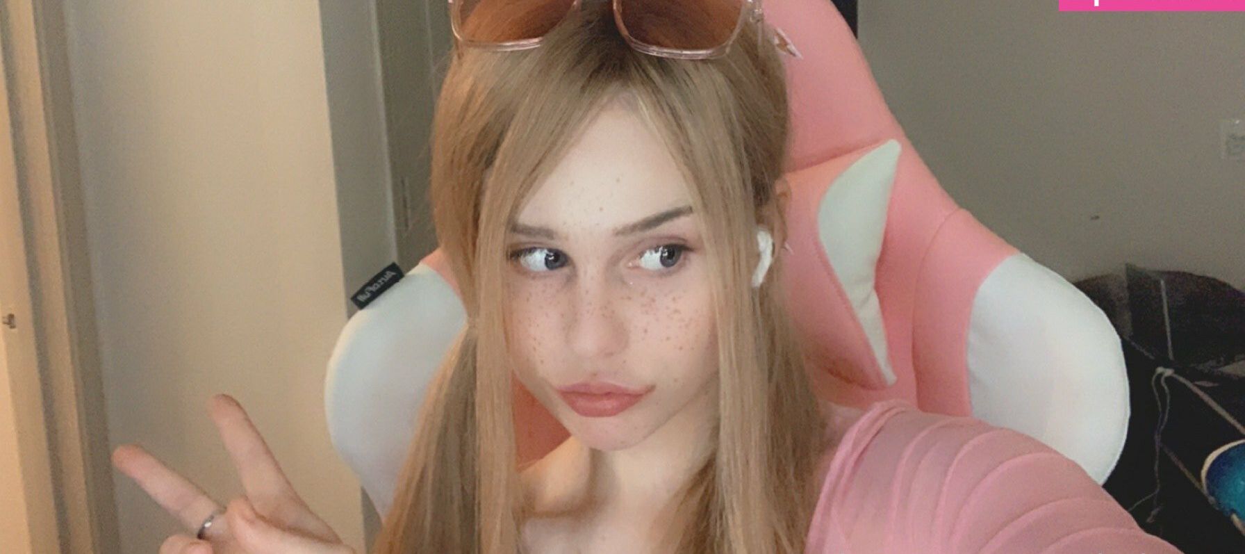 Strawberry141 desnuda #108170070