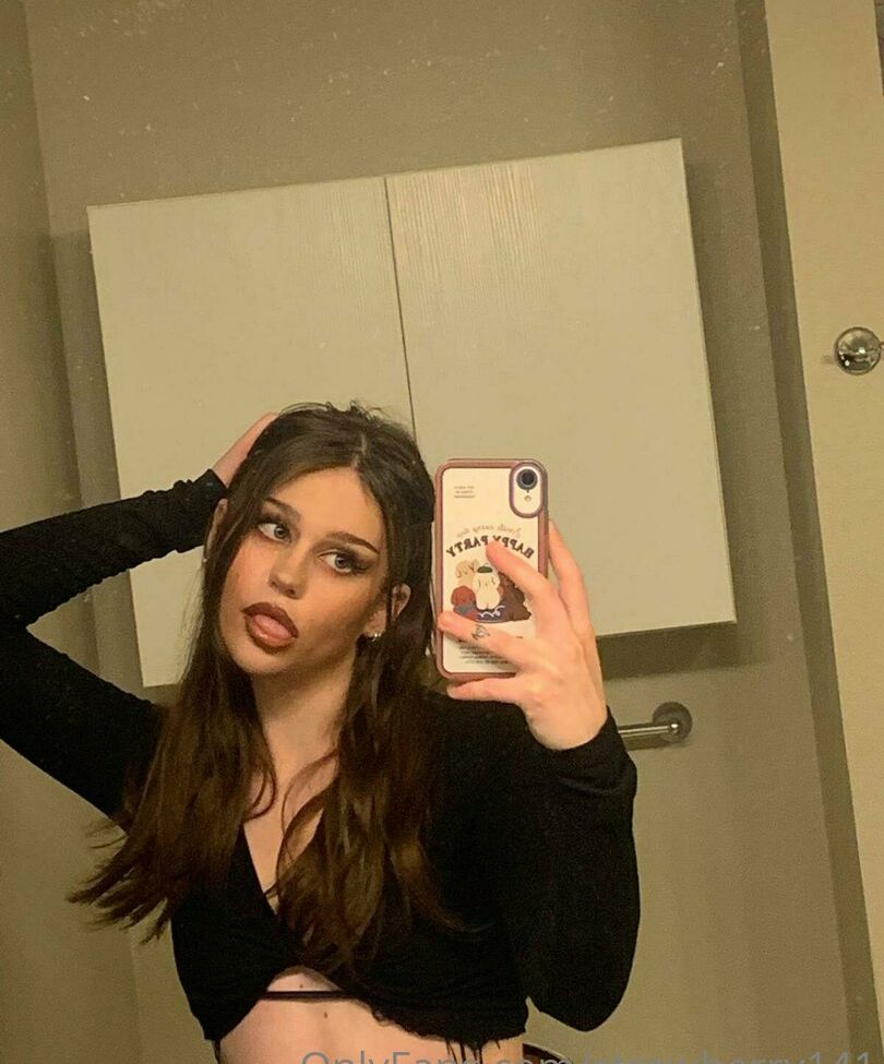 Strawberry141 desnuda #108170099