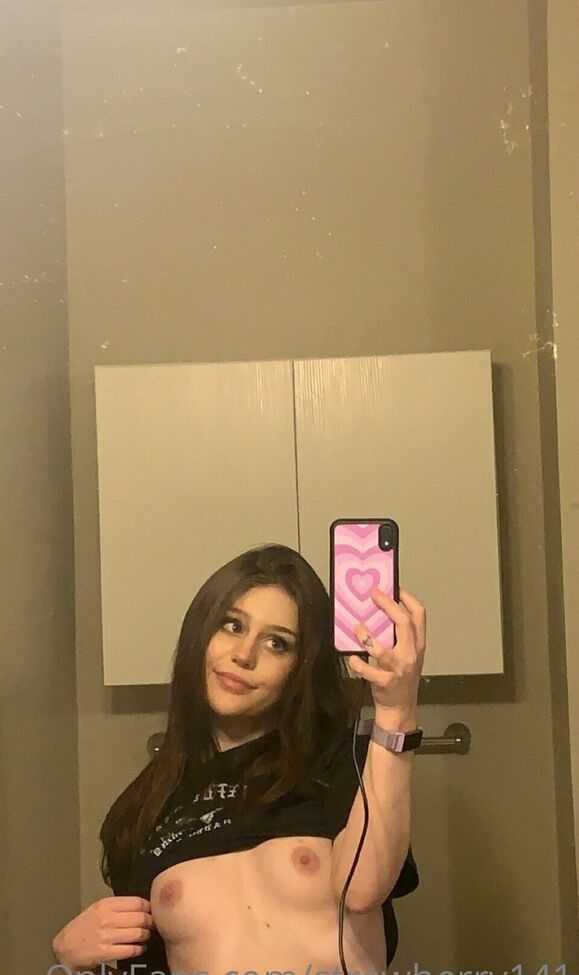 Strawberry141 desnuda #108170112