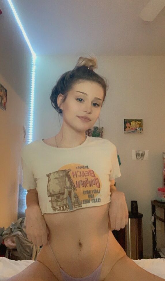 Strawberry141 desnuda #108170144