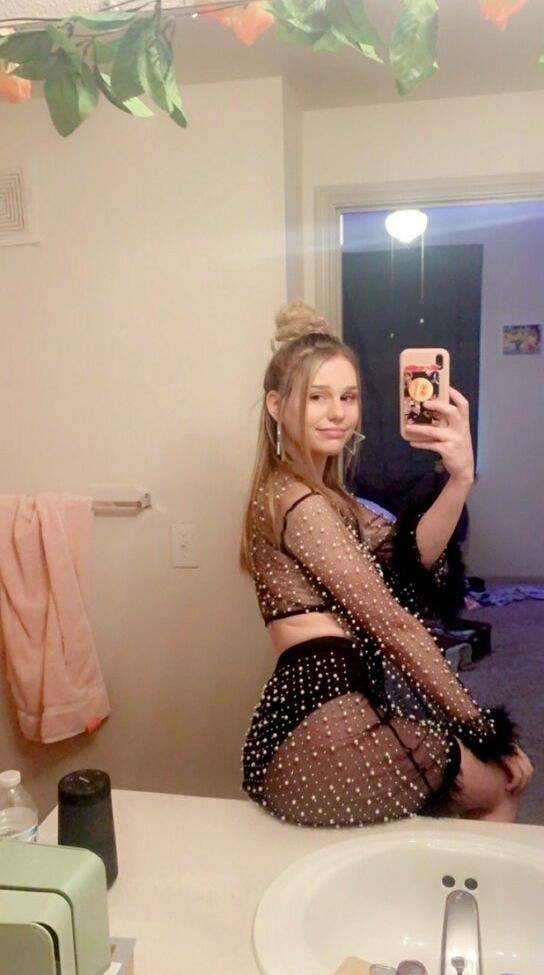 Strawberry141 desnuda #108170181