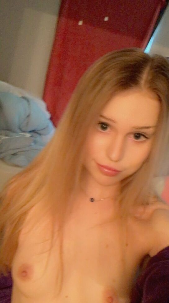 Strawberry141 desnuda #108170183