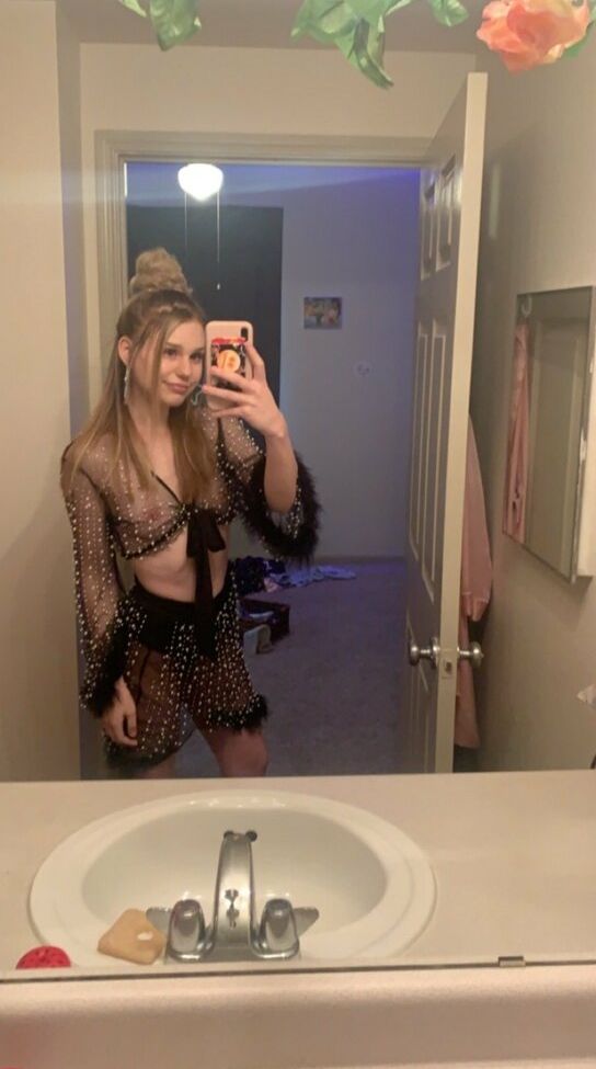 Strawberry141 desnuda #108170187