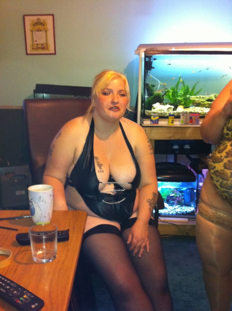 英国ノッティンガムからの露出した売春婦ティナ＆マリー
 #102915475