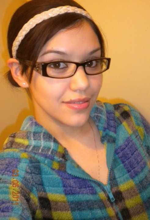 Femmine nerd con occhiali con grandi tette#2
 #97273660