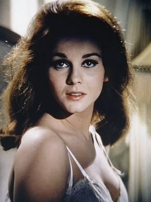 Ann-margret olsson
 #100227931