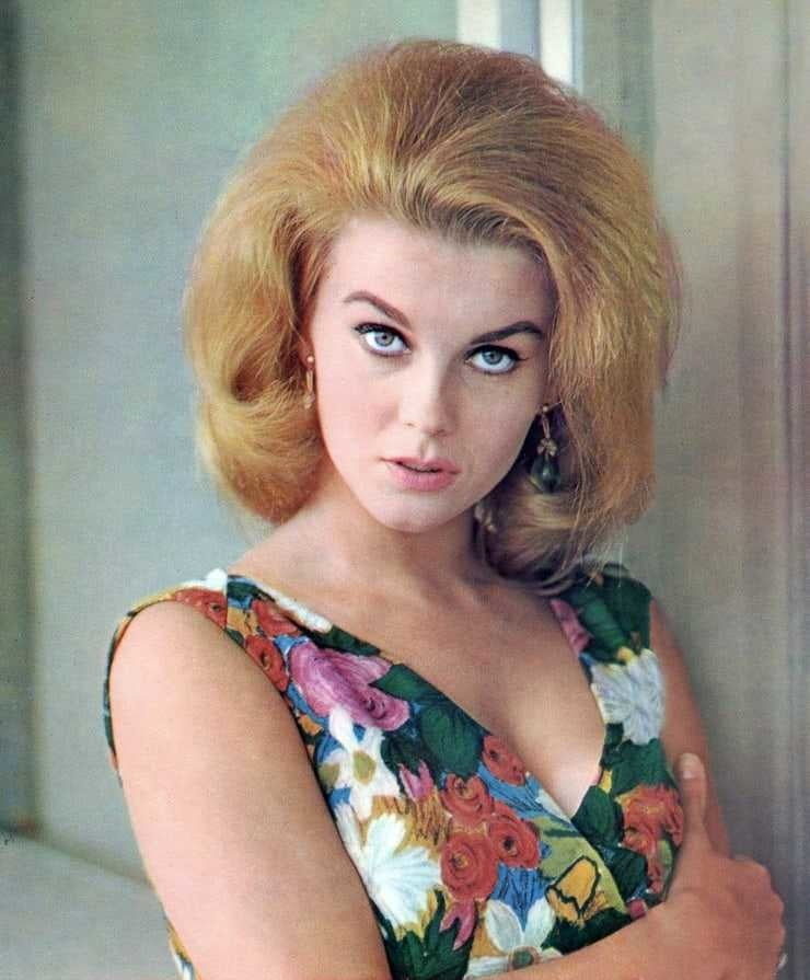 Ann-margret olsson
 #100227969