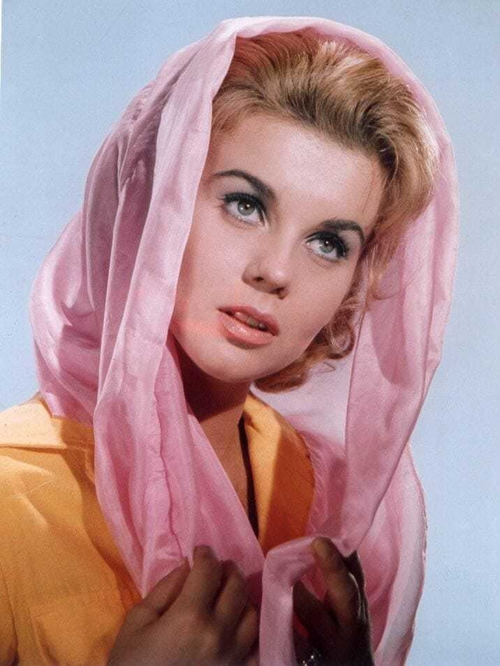 Ann-margret olsson
 #100228006