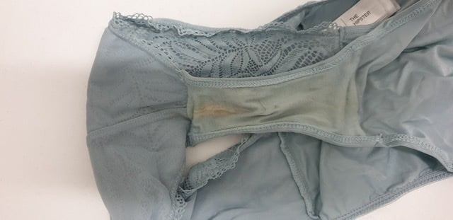 My sis dirty and used slips panties strings - Schwester slip #90381754