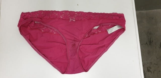 My sis dirty and used slips panties strings - Schwester slip #90381785