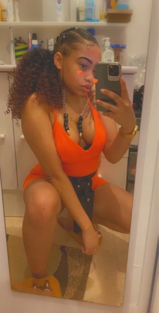 Bellezas maduras
 #94537286