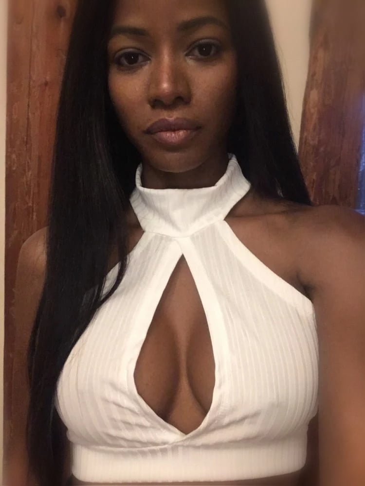 Bellezas maduras
 #94537407