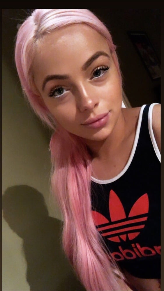 Liv morgan
 #97175973