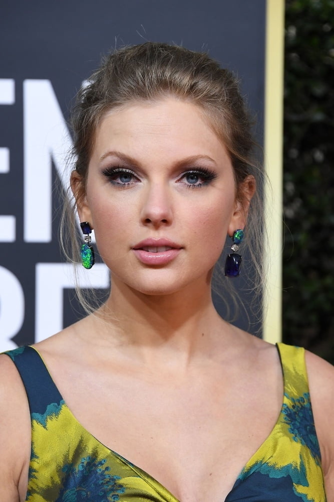 La bella faccia del cazzo di Taylor Swift
 #96923920