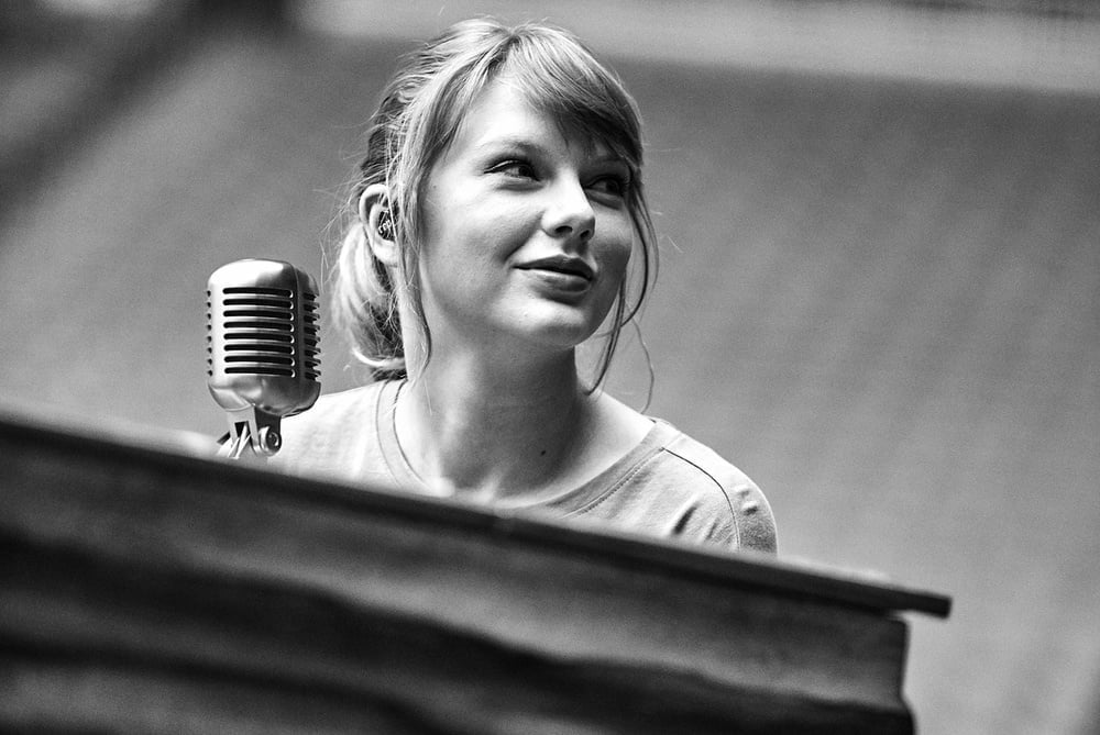 La bella faccia del cazzo di Taylor Swift
 #96924083