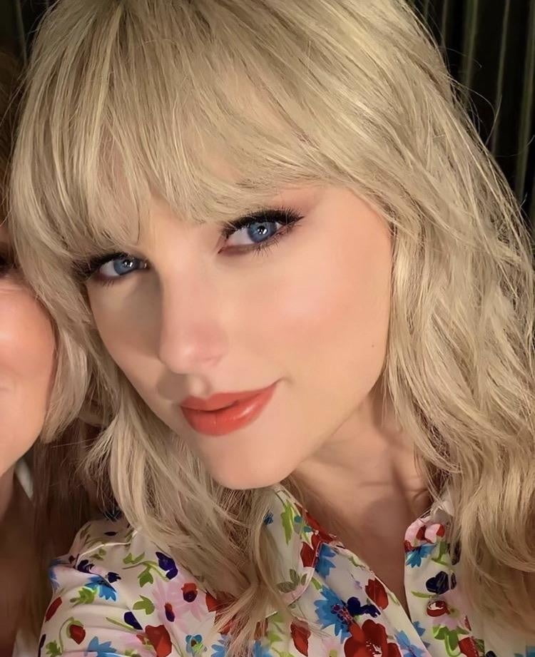 La bella faccia del cazzo di Taylor Swift
 #96924198