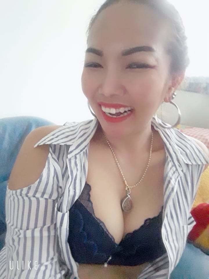 Gadis tetek besar di rumah #87358919