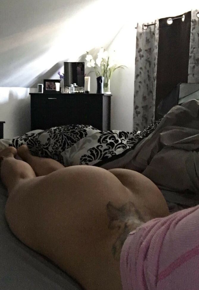 Iamjessenia desnuda #108207051