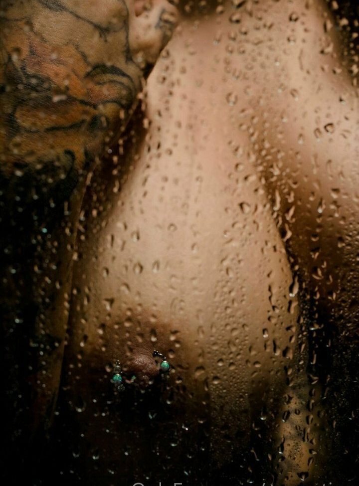 Cauuution nude #108102386