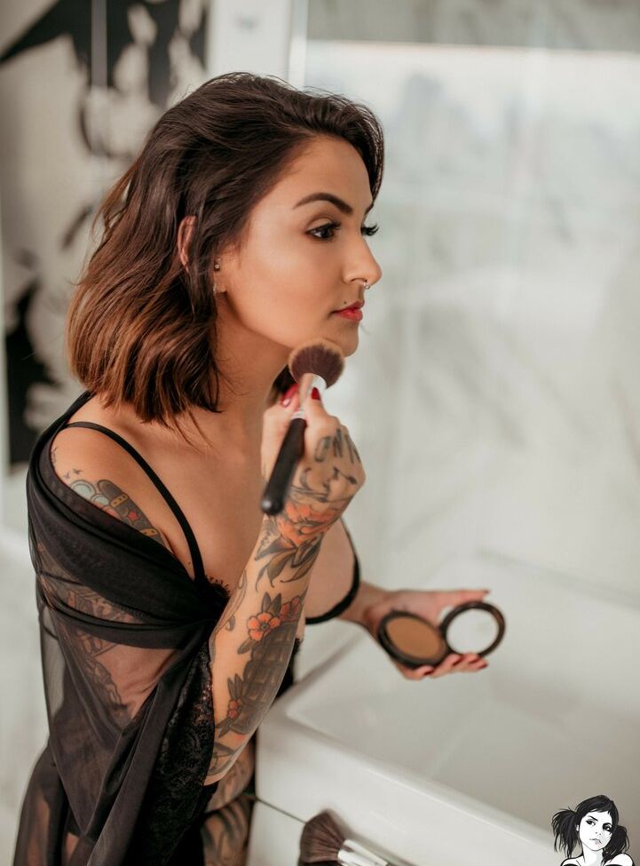 Cauuution nude #108102426