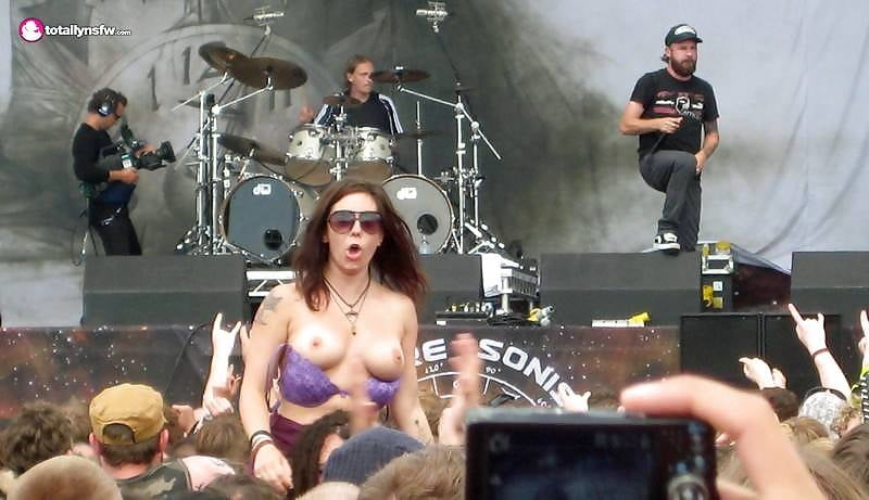Flashing Tits #95343095