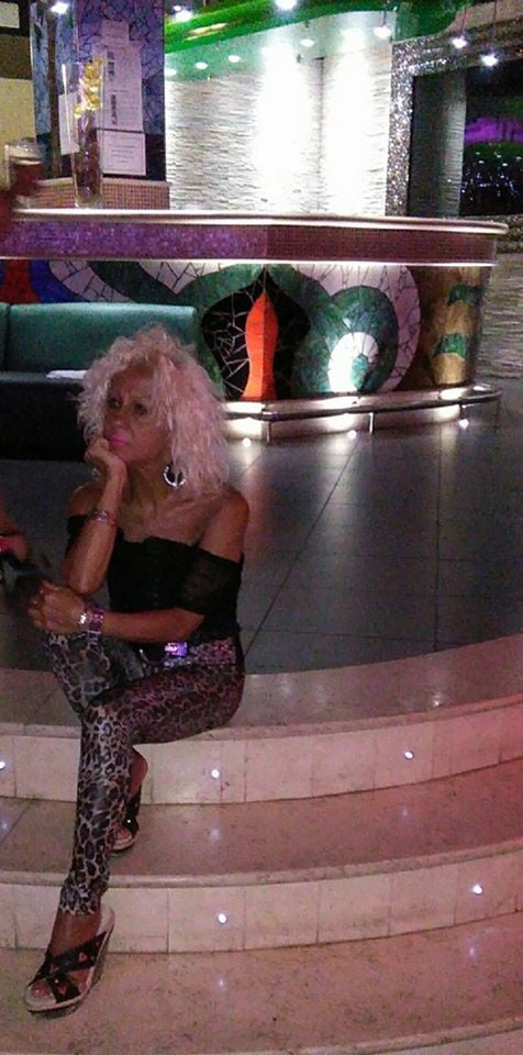 Vieja puta milf
 #88105825