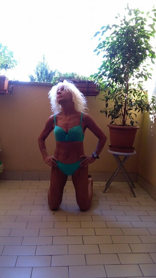 Vieja puta milf
 #88105841