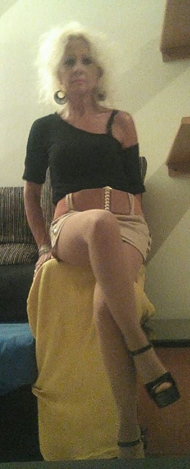 Vieja puta milf
 #88105849