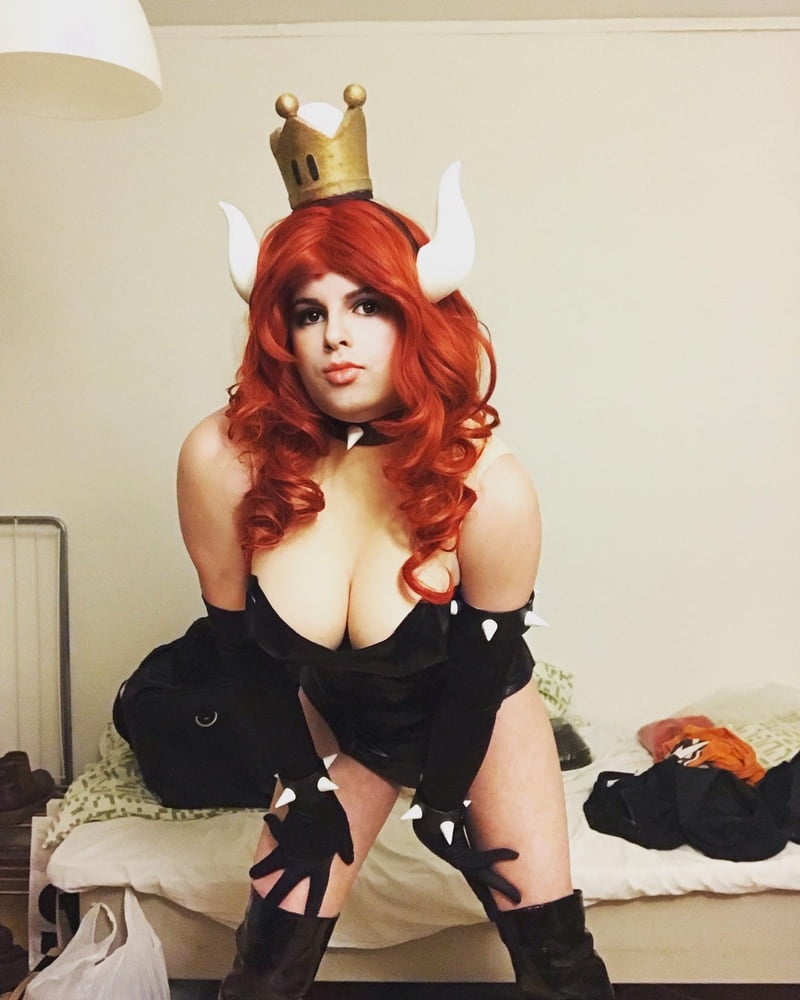 Bowsette Cosplay #106895019