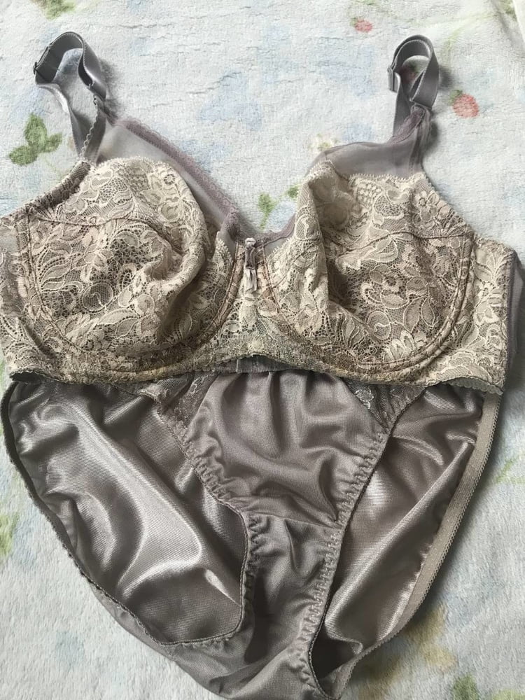 Bra and panties set #96128007