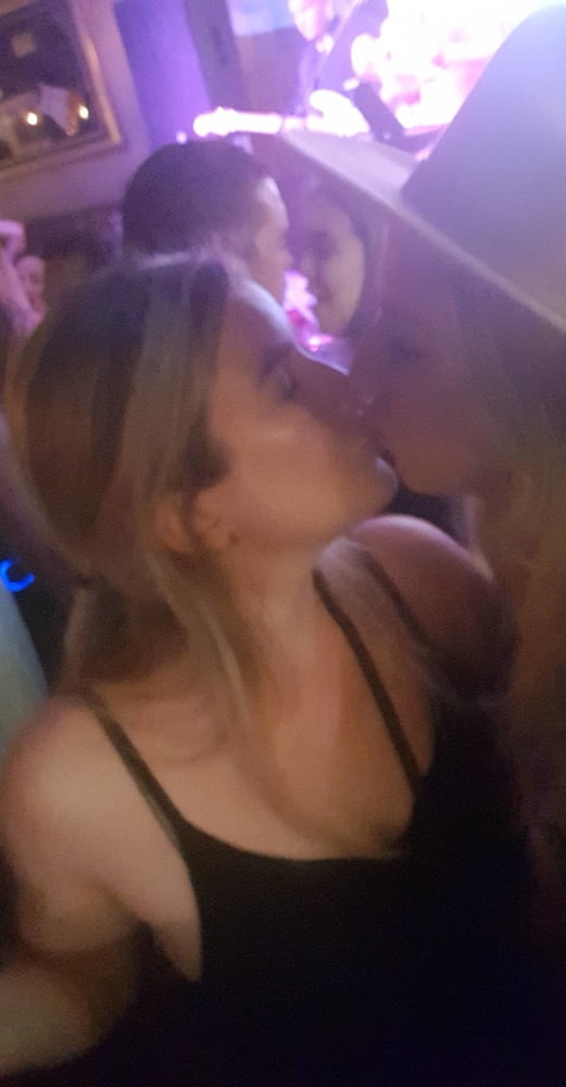 セクシーな写真とハイヒール
 #89955178